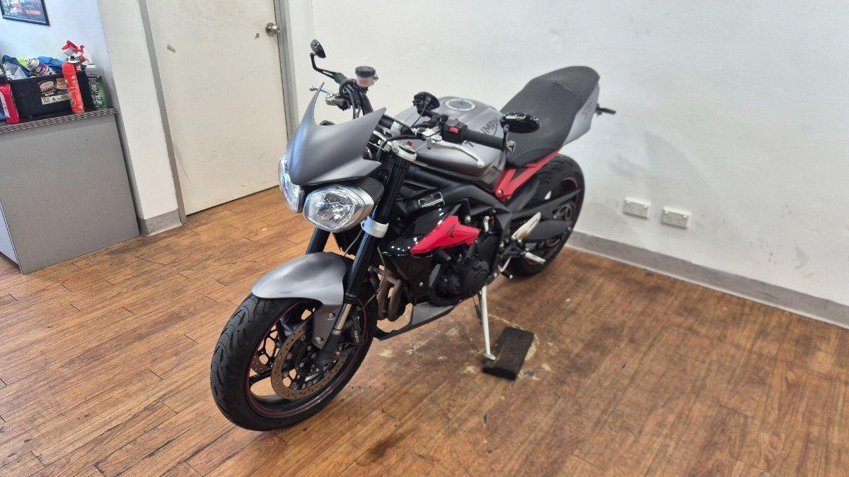 2014 TRIUMPH STREET TRIPLE R ROAD