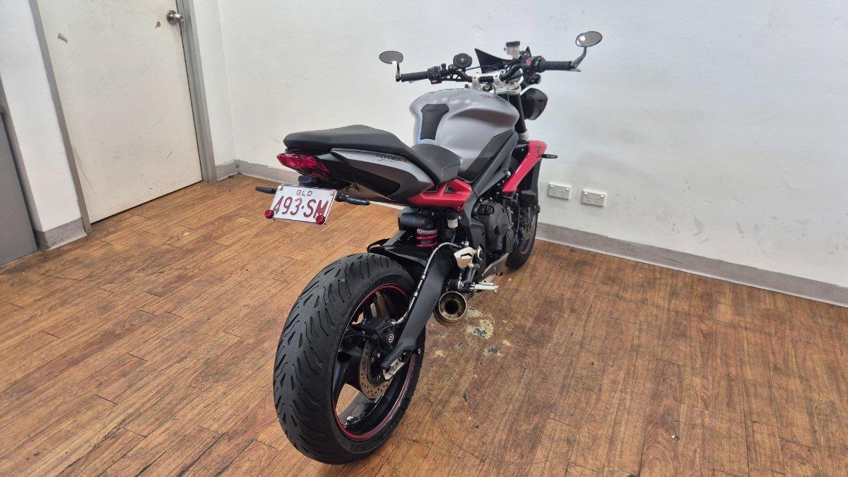 2014 TRIUMPH STREET TRIPLE R ROAD