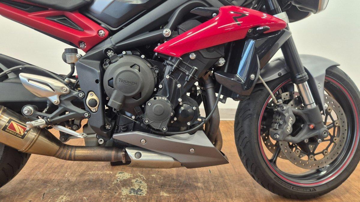2014 TRIUMPH STREET TRIPLE R ROAD