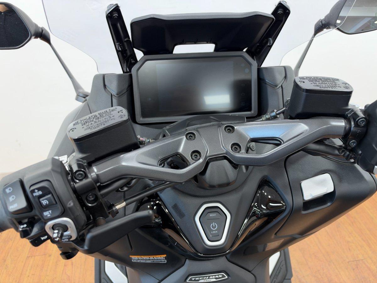 2026 YAMAHA TMAX 560 TECH MAX SCOOTER