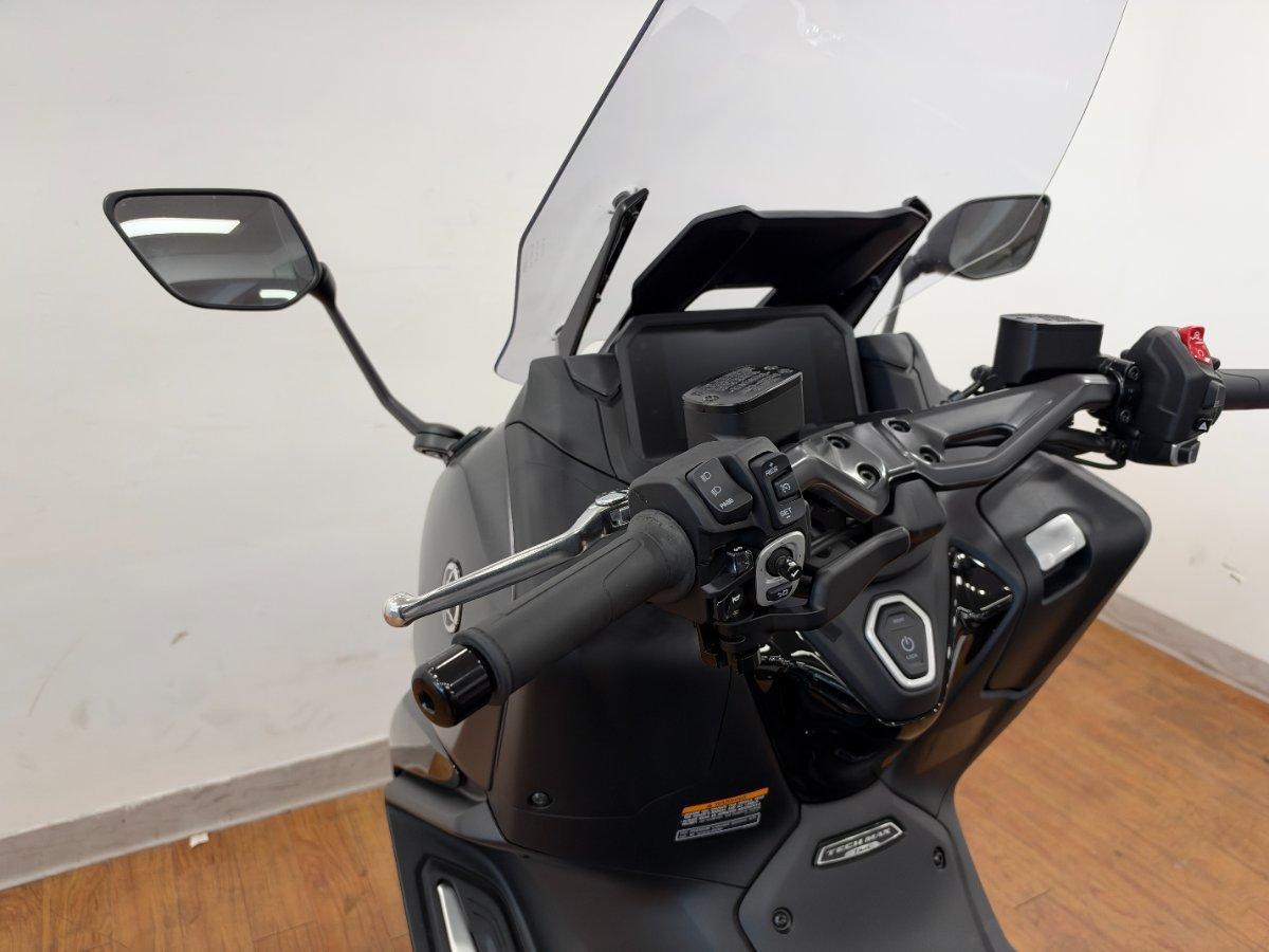 2026 YAMAHA TMAX 560 TECH MAX SCOOTER