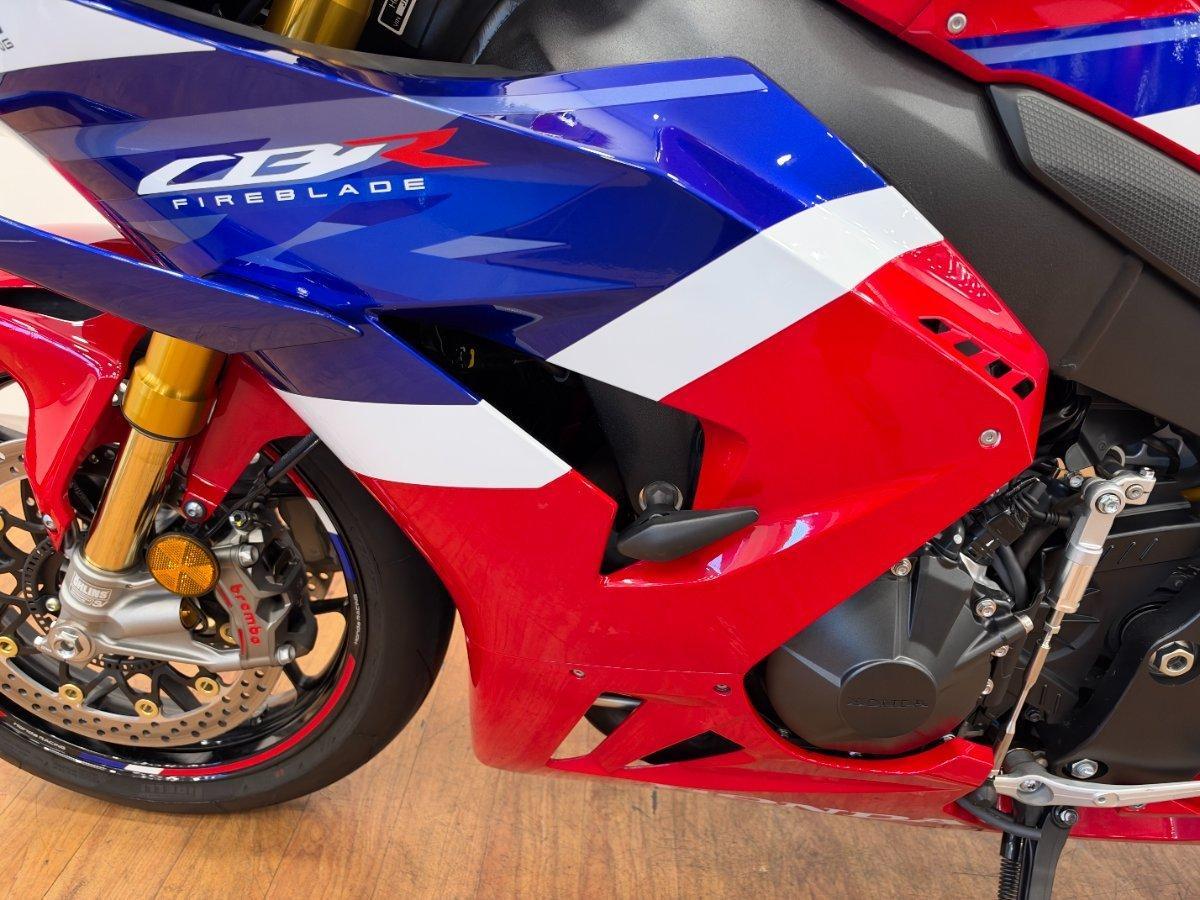 2024 HONDA CBR1000RR-R SP (FIREBLADE) ABS SPORTS
