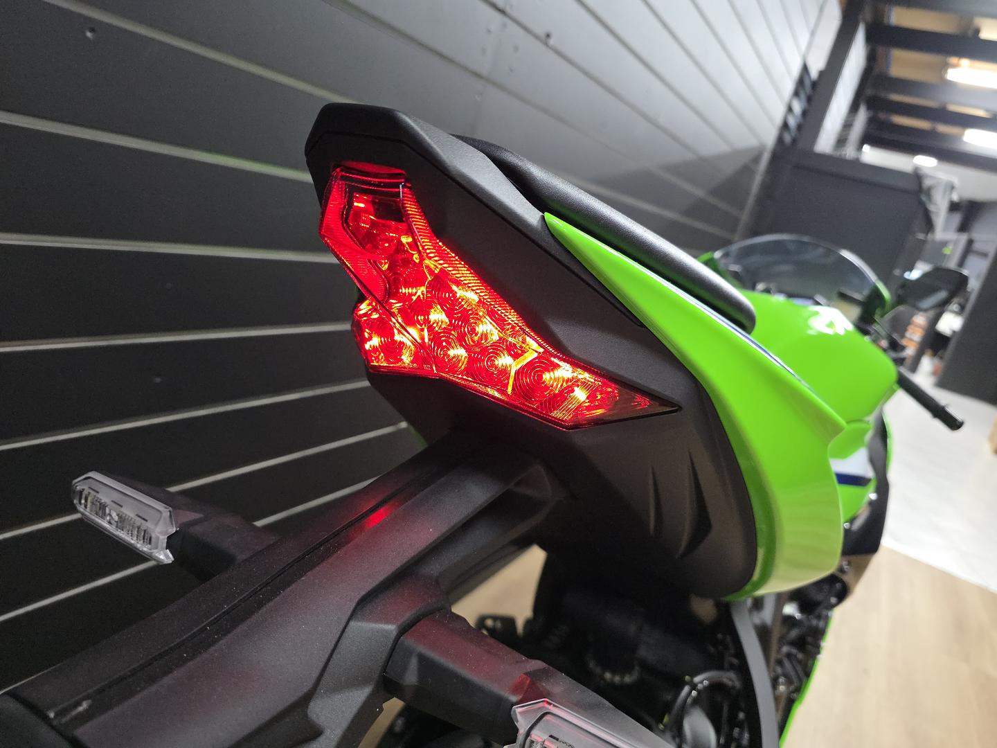 2026 KAWASAKI NINJA ZX-6R (636) SPORTS
