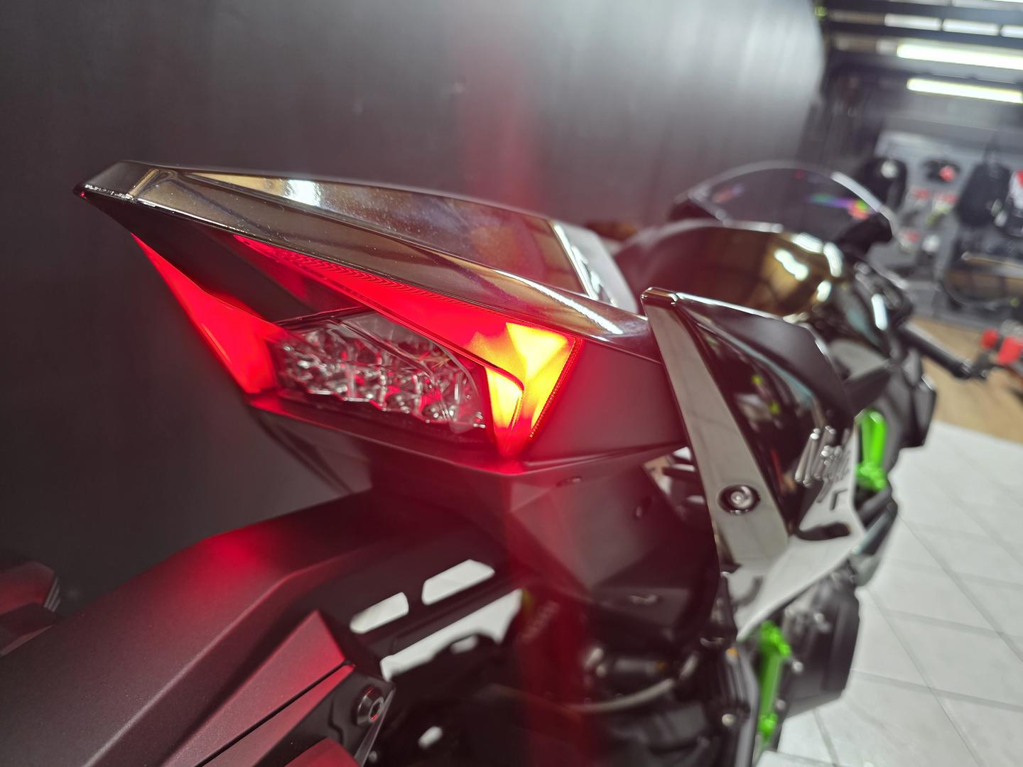 2025 KAWASAKI NINJA H2 SPORTS