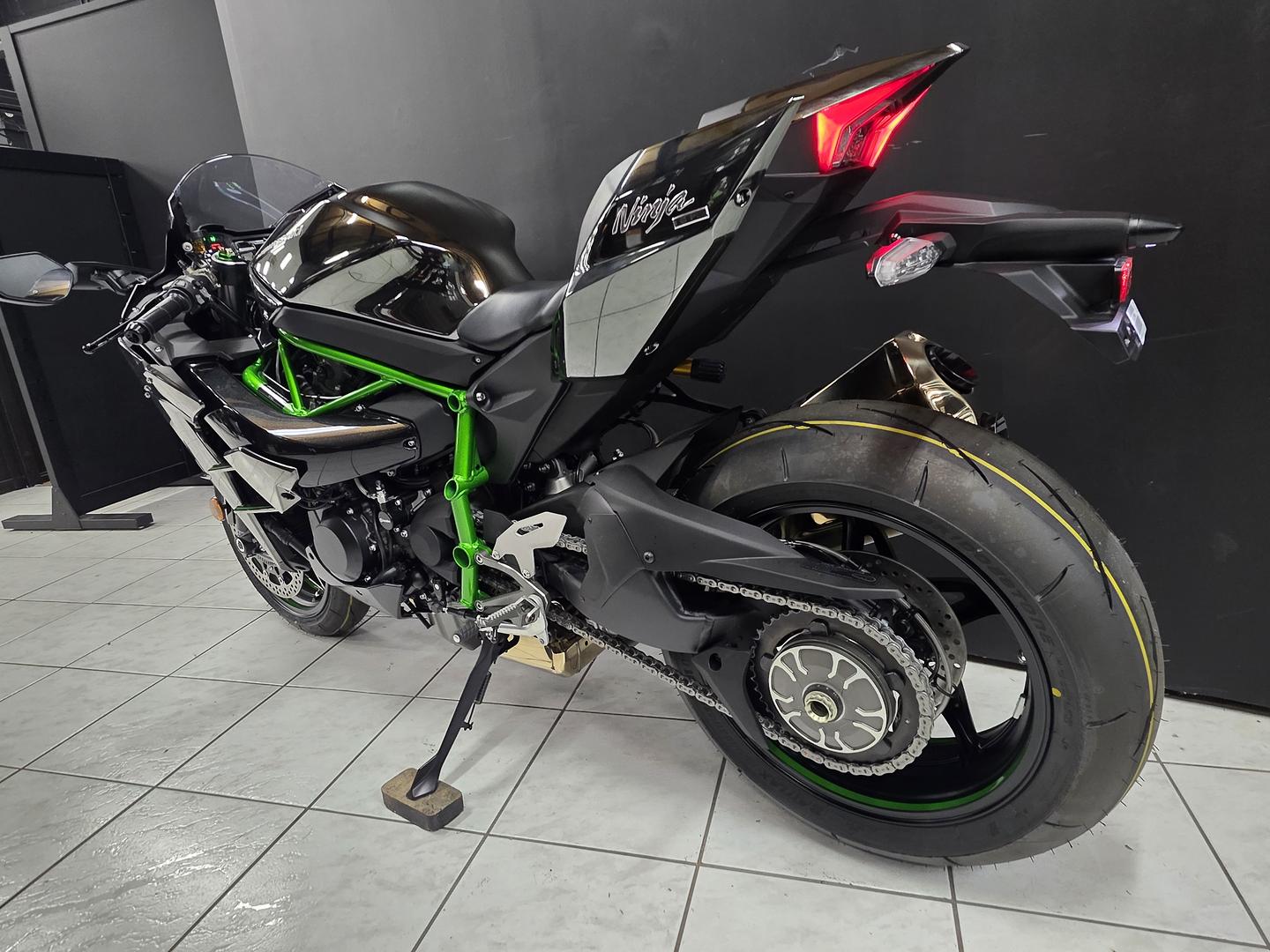 2025 KAWASAKI NINJA H2 SPORTS