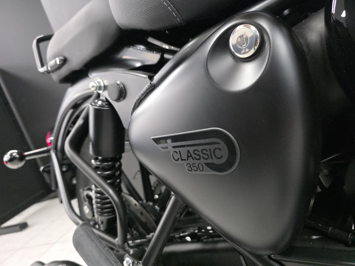 2026 ROYAL ENFIELD CLASSIC 350 SIGNALS ROAD