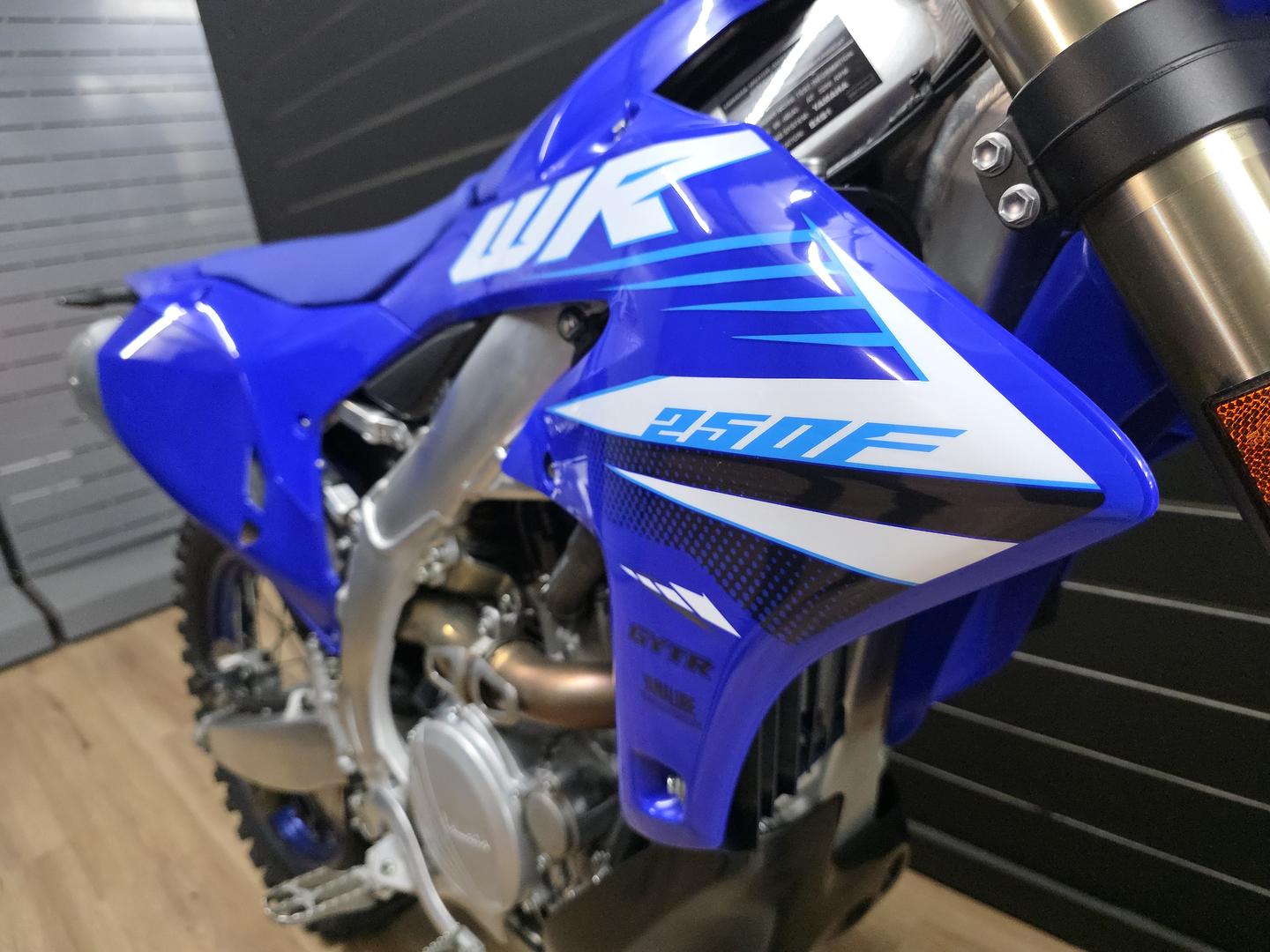 2025 YAMAHA WR250F ENDURO