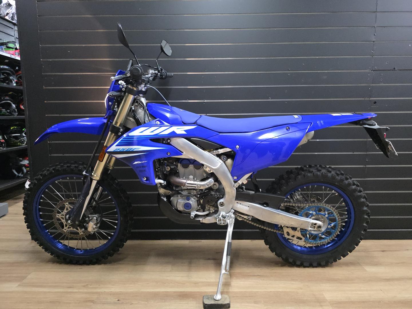 2025 YAMAHA WR250F ENDURO