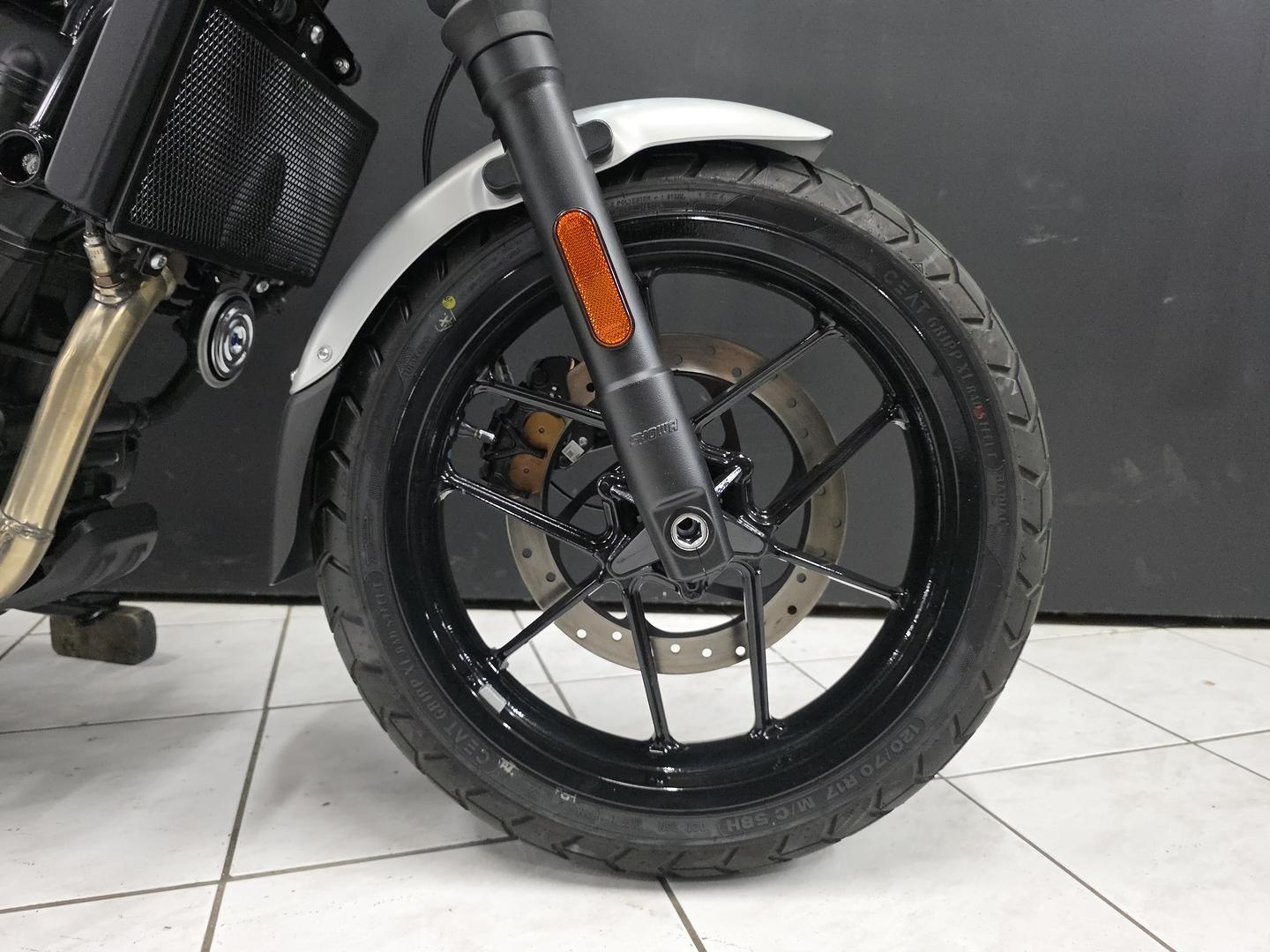 2026 ROYAL ENFIELD GUERILLA 450 ROAD