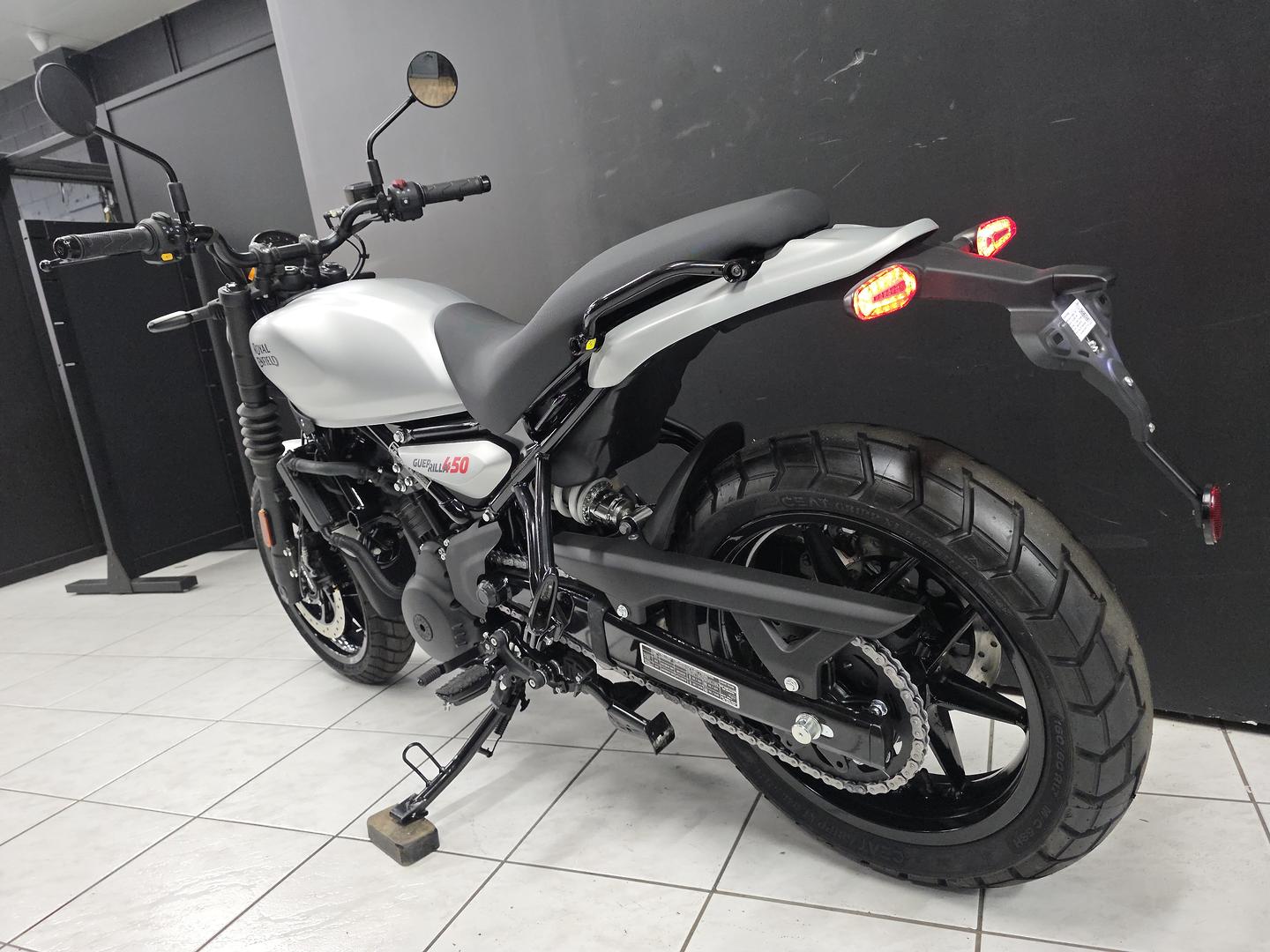 2026 ROYAL ENFIELD GUERILLA 450 ROAD