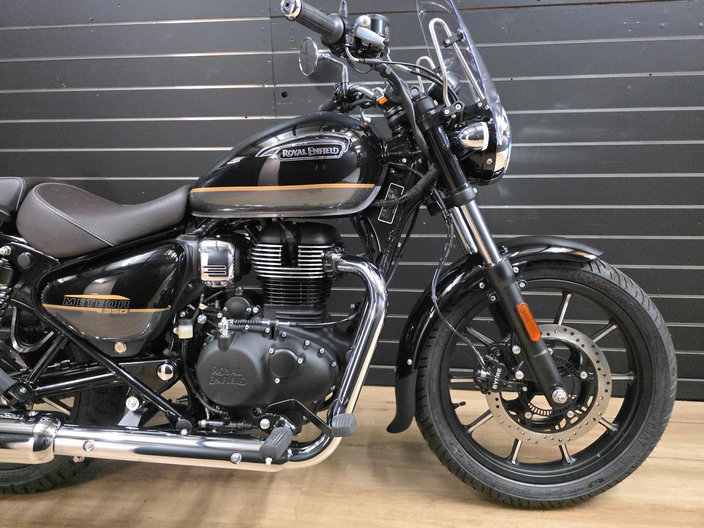 2026 ROYAL ENFIELD METEOR 350 SUPERNOVA ROAD