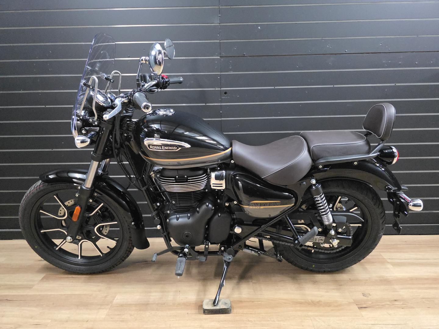 2026 ROYAL ENFIELD METEOR 350 SUPERNOVA ROAD