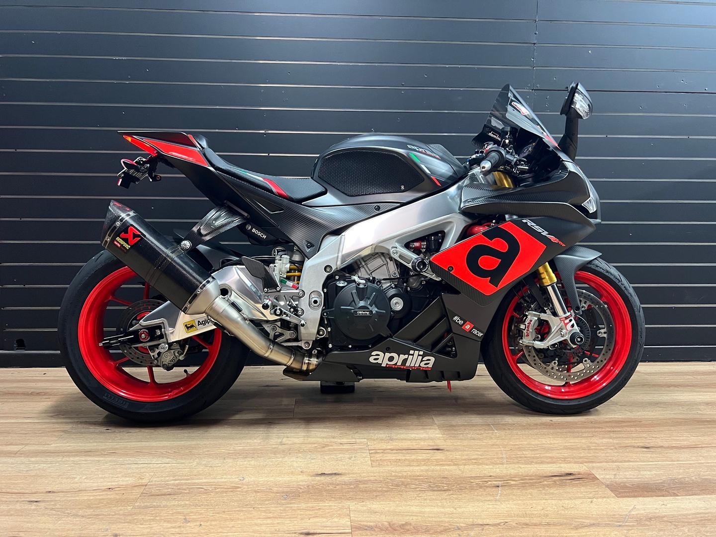 2018 APRILIA RSV4 RR SPORTS