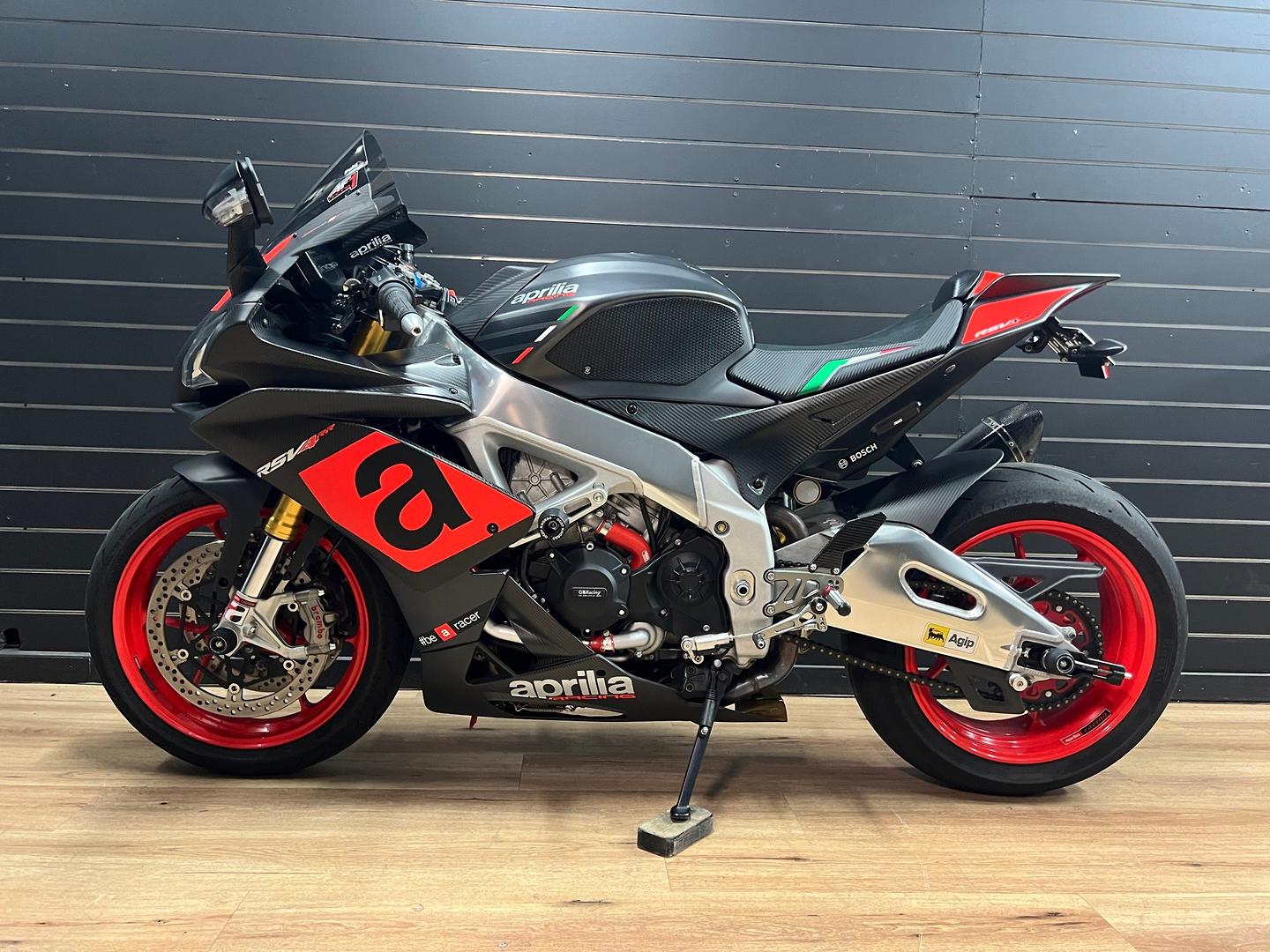 2018 APRILIA RSV4 RR SPORTS