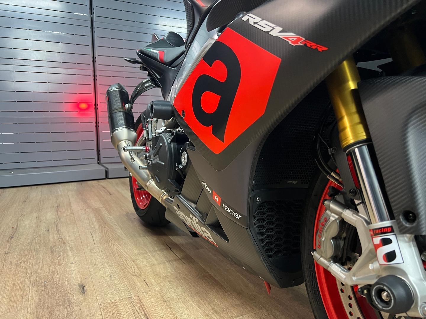 2018 APRILIA RSV4 RR SPORTS