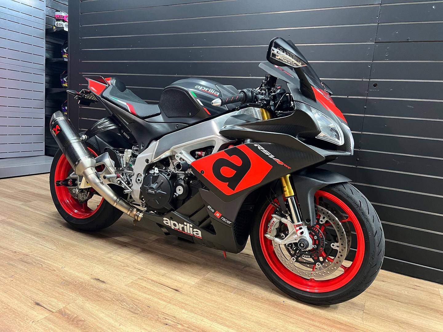 2018 APRILIA RSV4 RR SPORTS