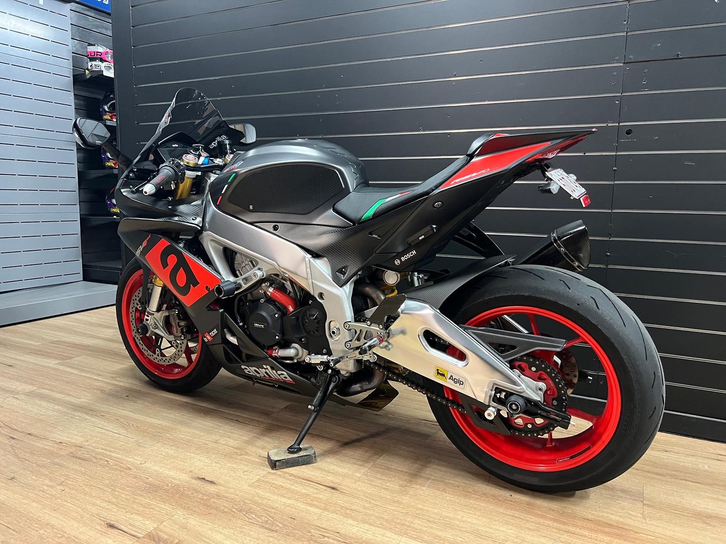 2018 APRILIA RSV4 RR SPORTS
