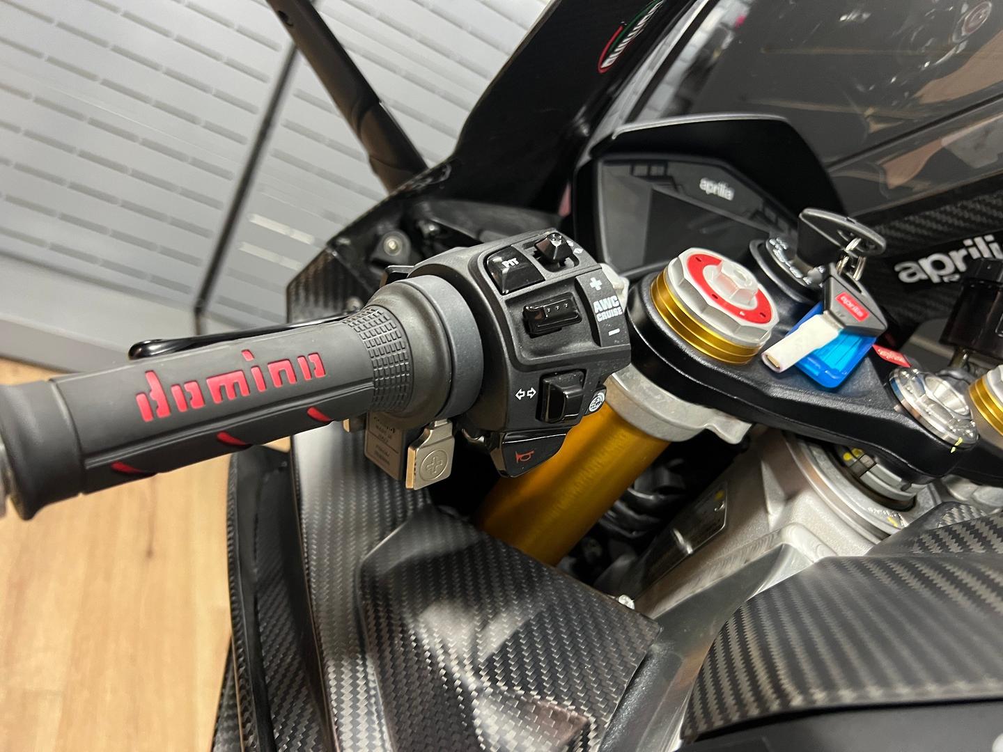 2018 APRILIA RSV4 RR SPORTS