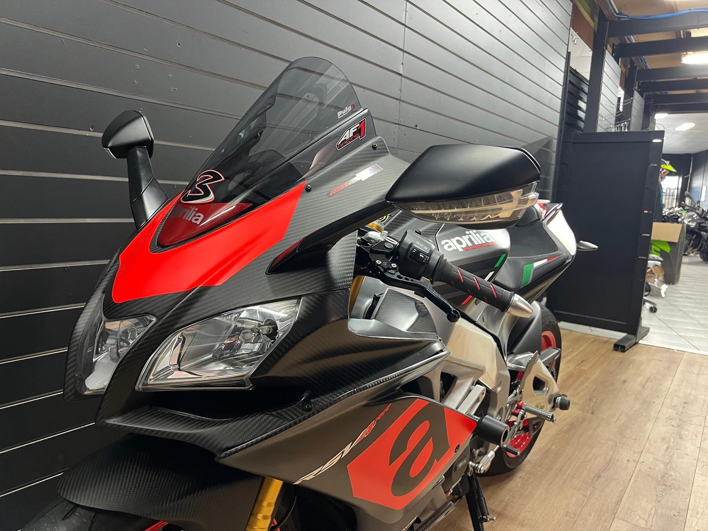 2018 APRILIA RSV4 RR SPORTS