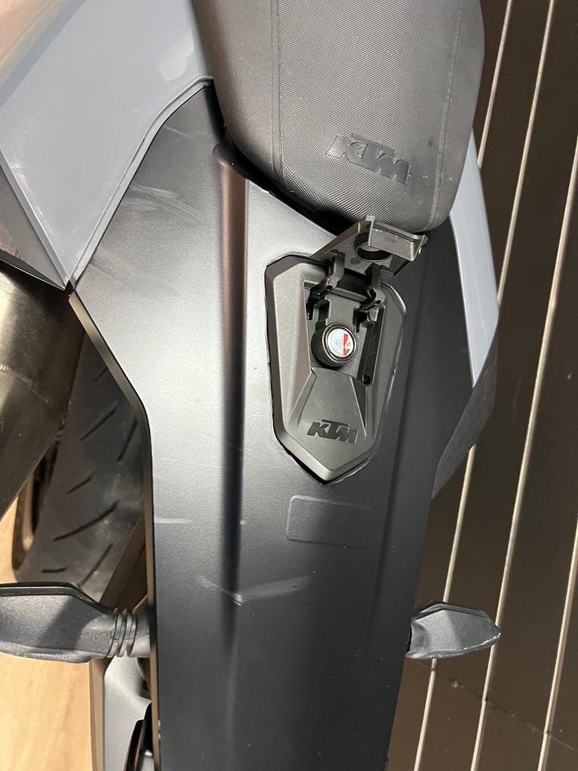 2021 KTM 690 SMC R SUPERMOTARD