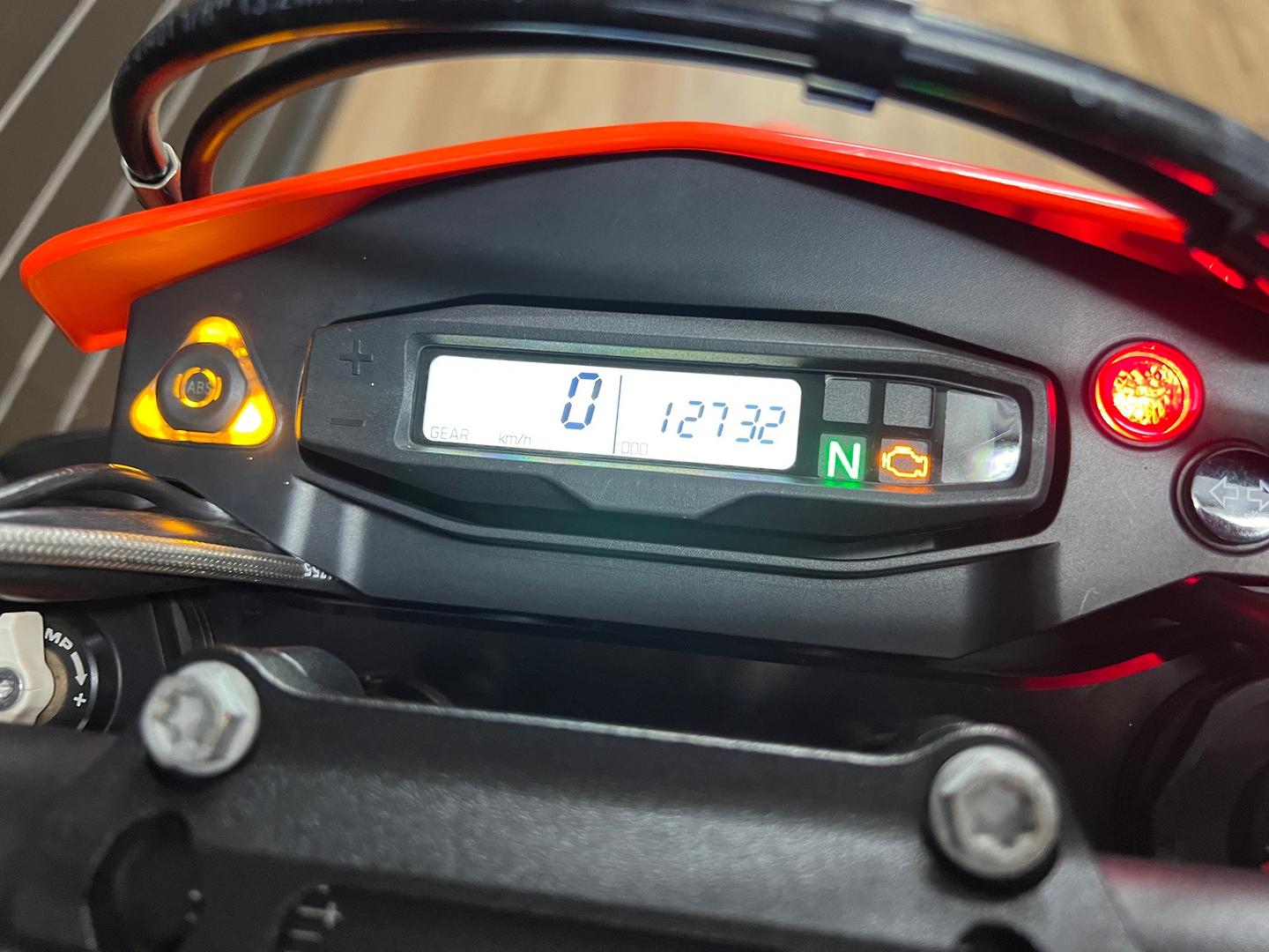 2021 KTM 690 SMC R SUPERMOTARD