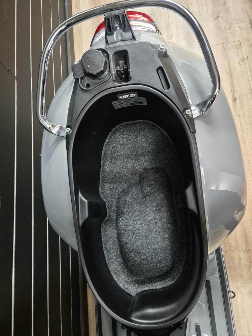 2022 VESPA GTS 300 SUPER SPORT SCOOTER