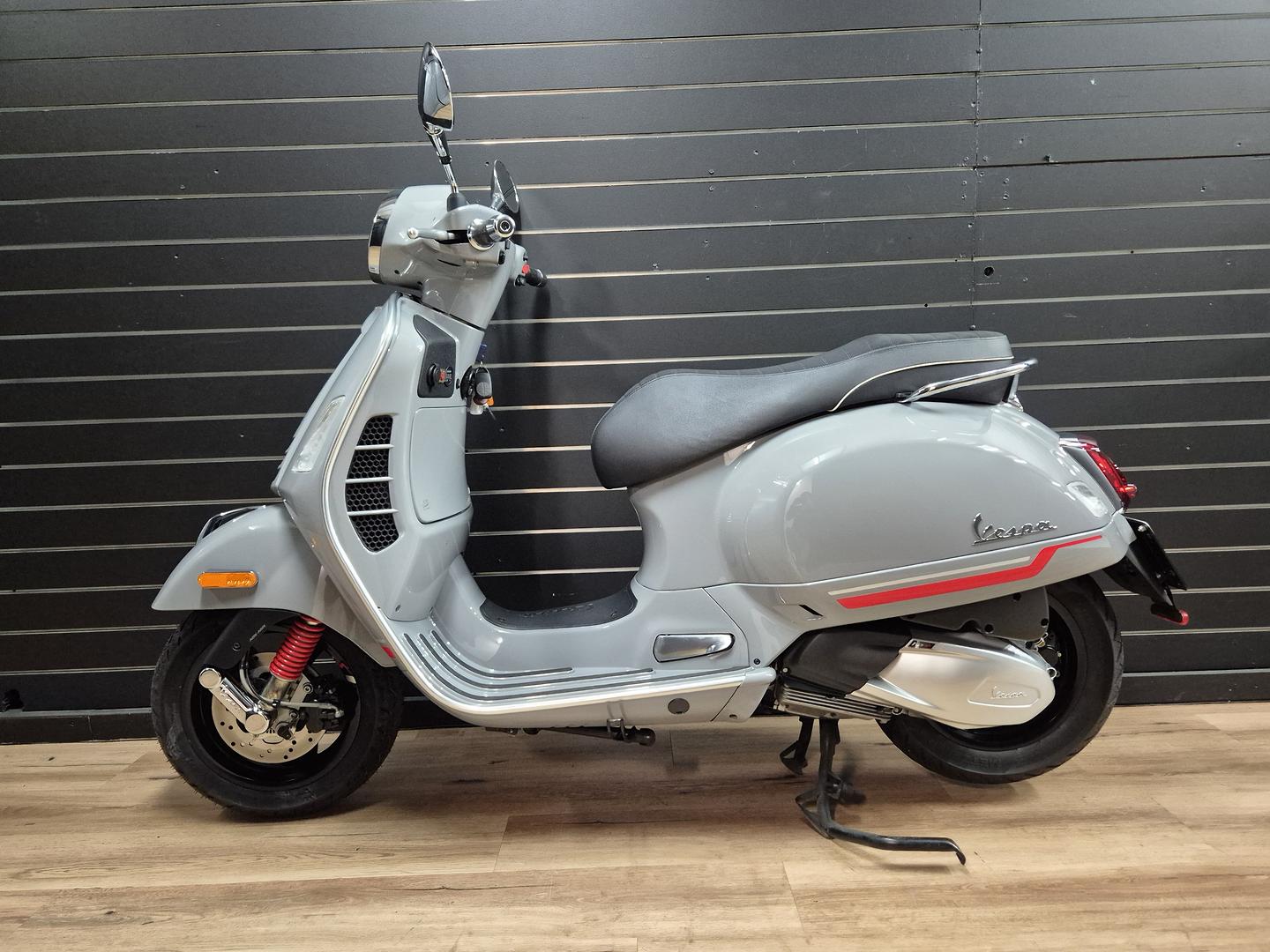 2022 VESPA GTS 300 SUPER SPORT SCOOTER