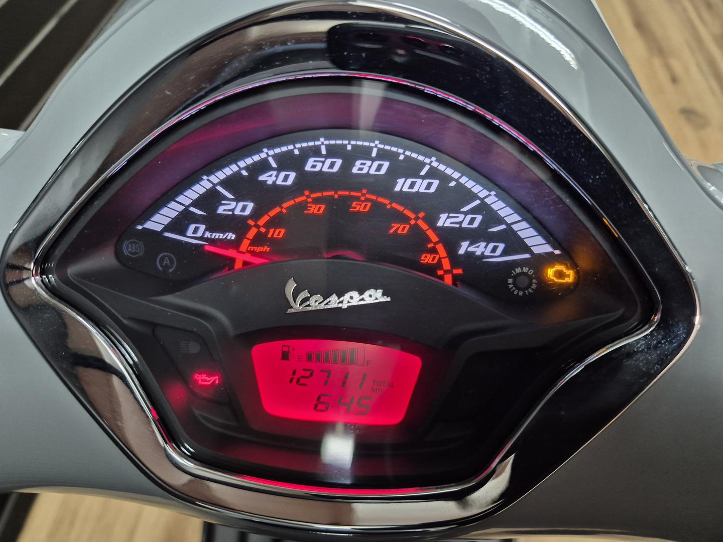 2022 VESPA GTS 300 SUPER SPORT SCOOTER