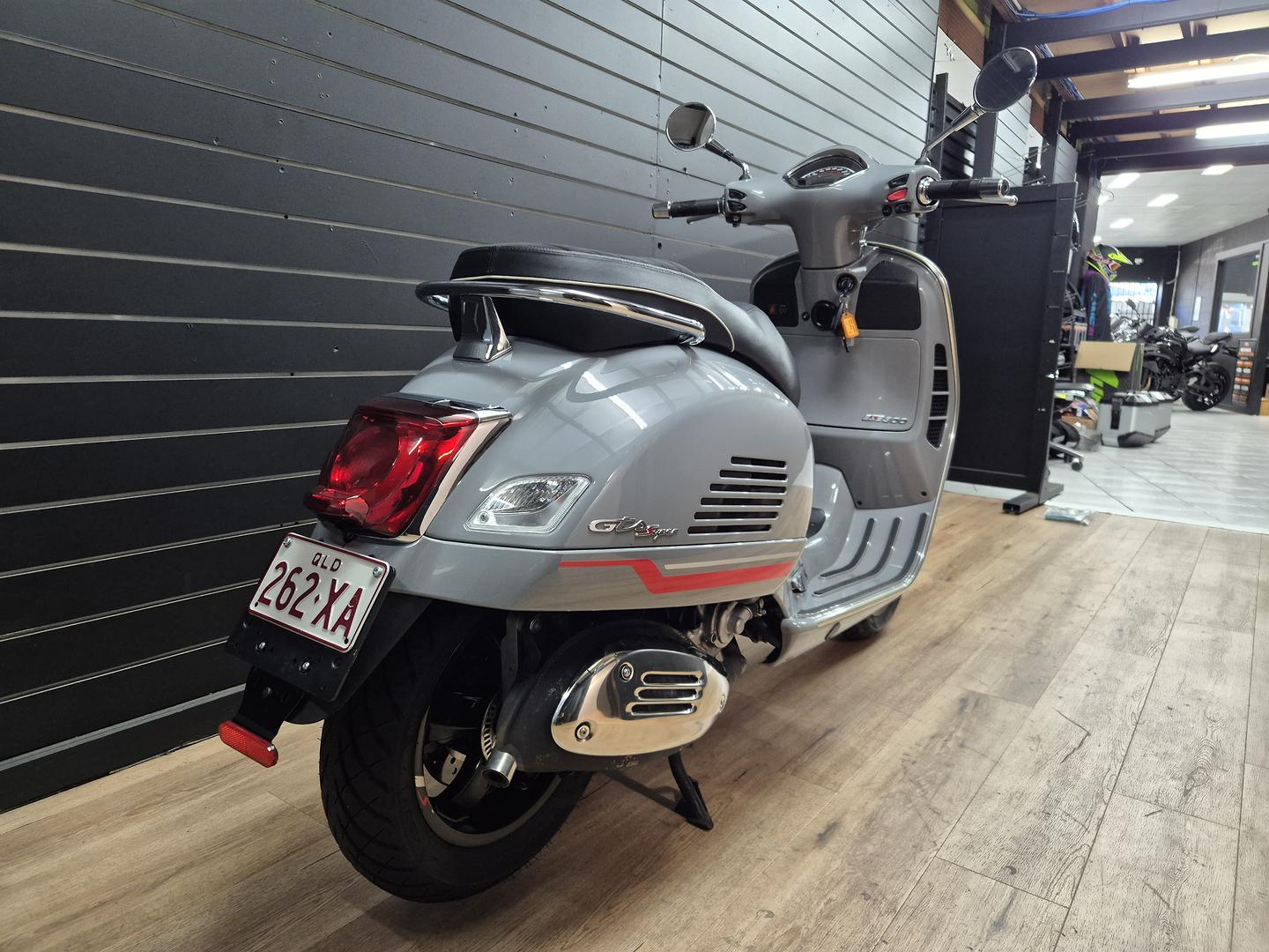 2022 VESPA GTS 300 SUPER SPORT SCOOTER