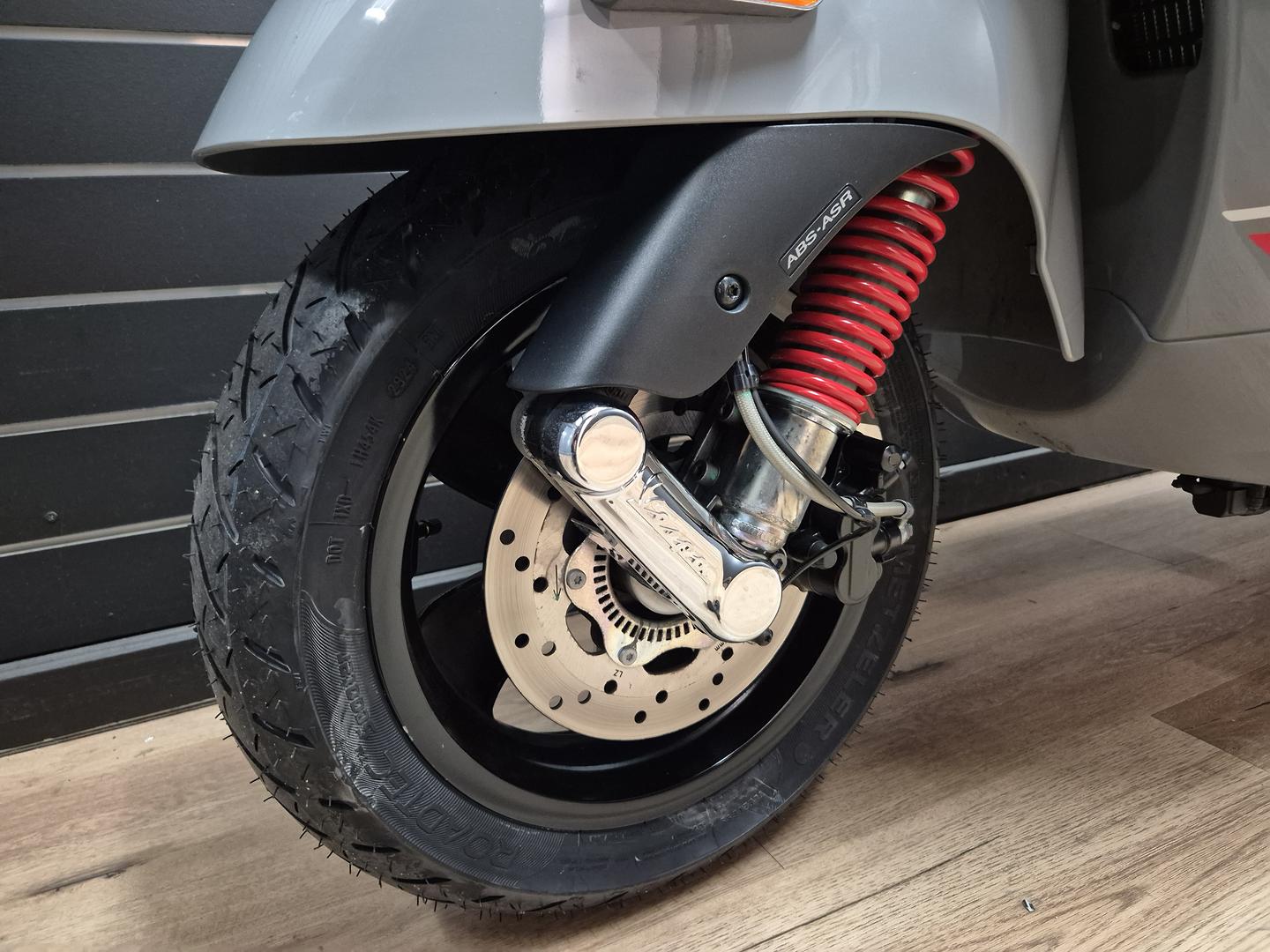 2022 VESPA GTS 300 SUPER SPORT SCOOTER