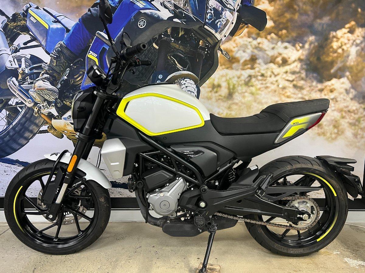 2023 CF MOTO 300 CL-X ROAD