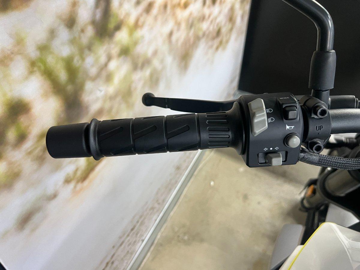 2023 CF MOTO 300 CL-X ROAD