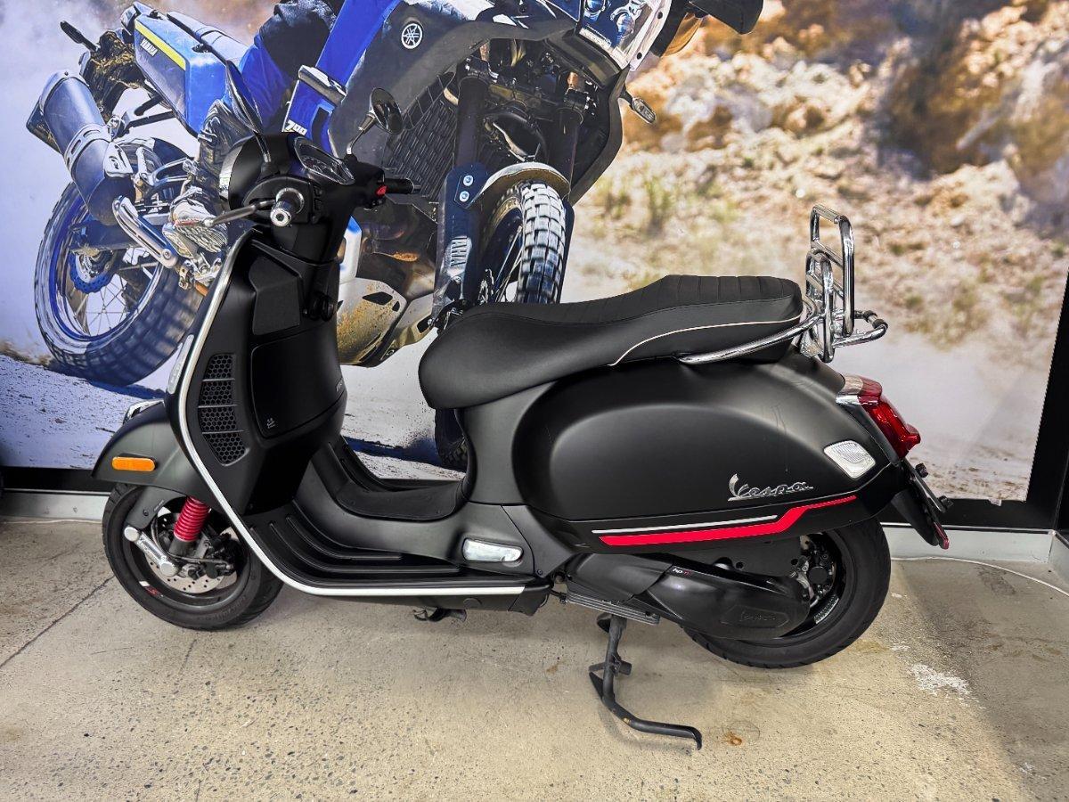 2021 VESPA GTS 300 SUPER SPORT HPE SCOOTER