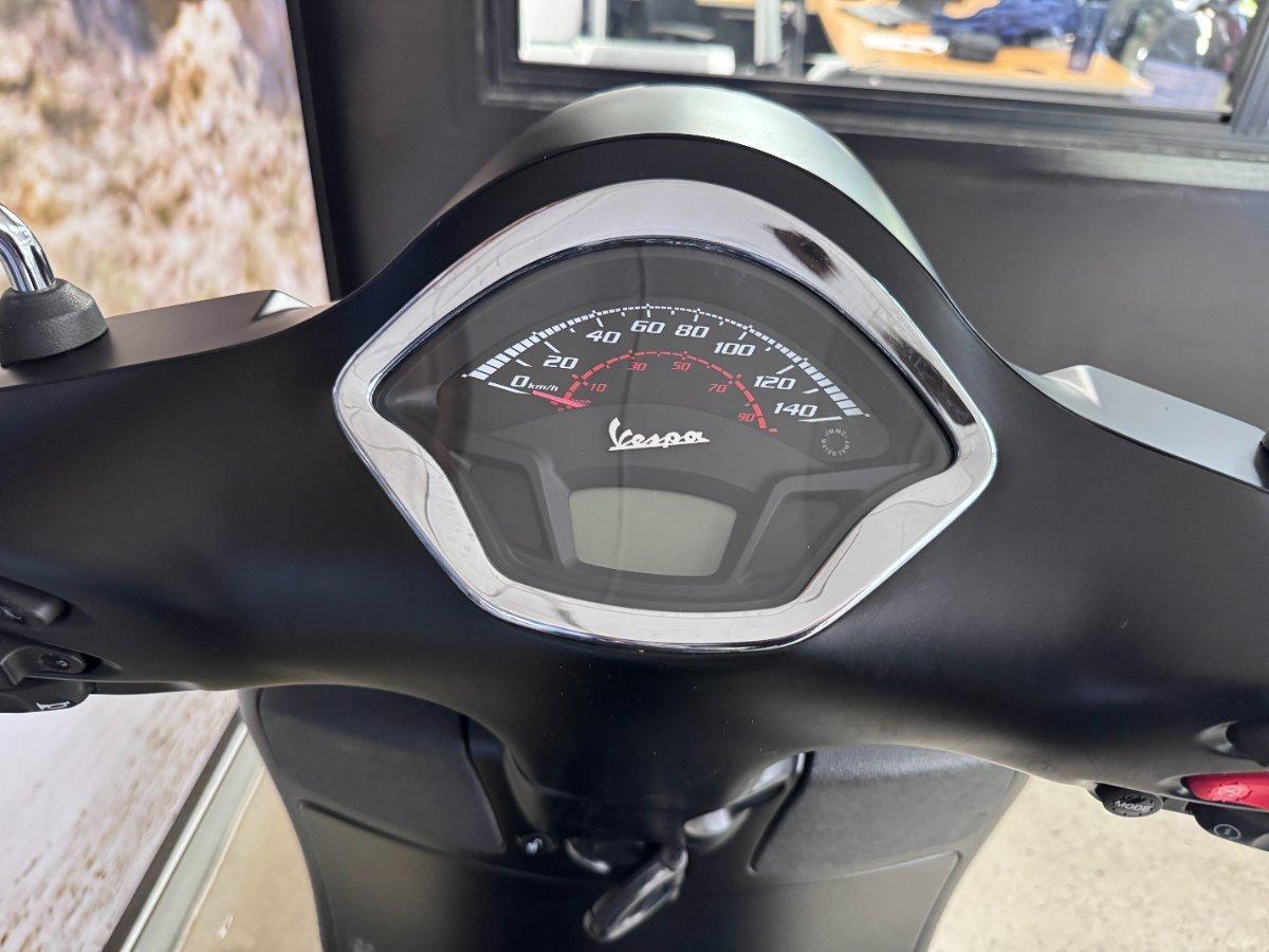 2021 VESPA GTS 300 SUPER SPORT HPE SCOOTER