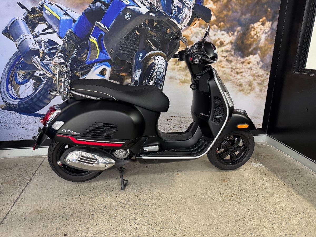 2021 VESPA GTS 300 SUPER SPORT HPE SCOOTER