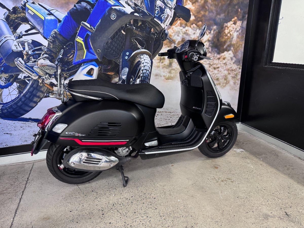 2021 VESPA GTS 300 SUPER SPORT HPE SCOOTER