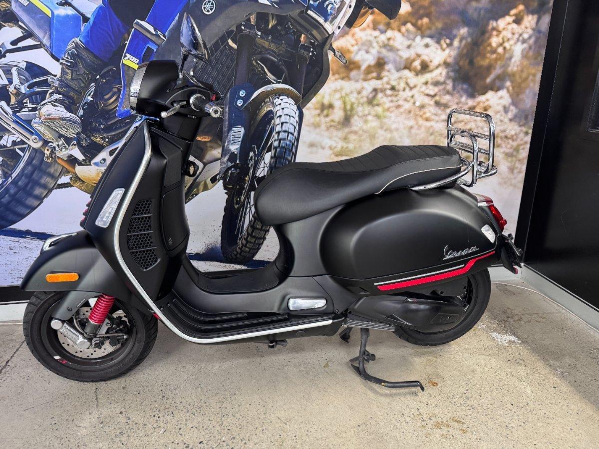 2021 VESPA GTS 300 SUPER SPORT HPE SCOOTER