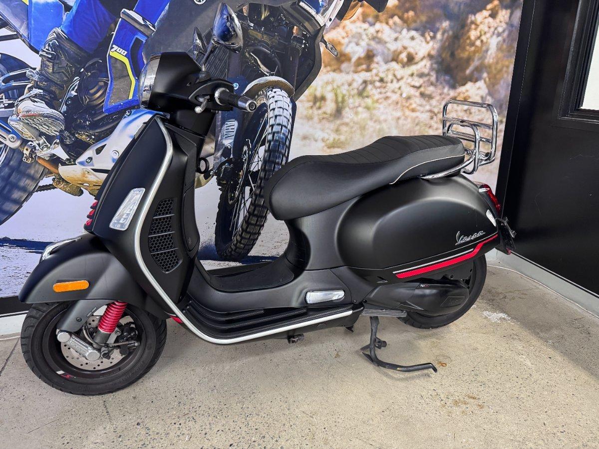 2021 VESPA GTS 300 SUPER SPORT HPE SCOOTER