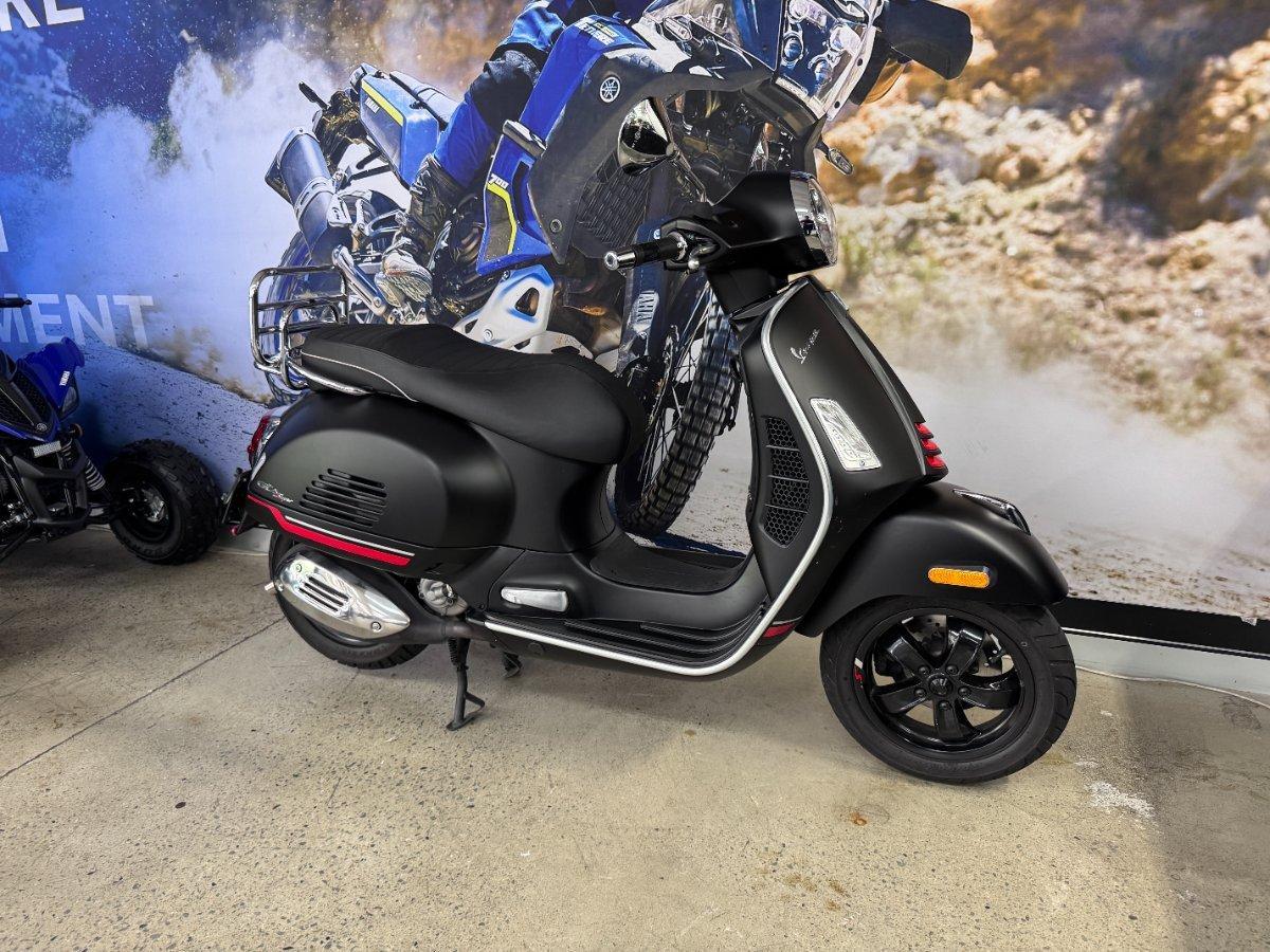 2021 VESPA GTS 300 SUPER SPORT HPE SCOOTER