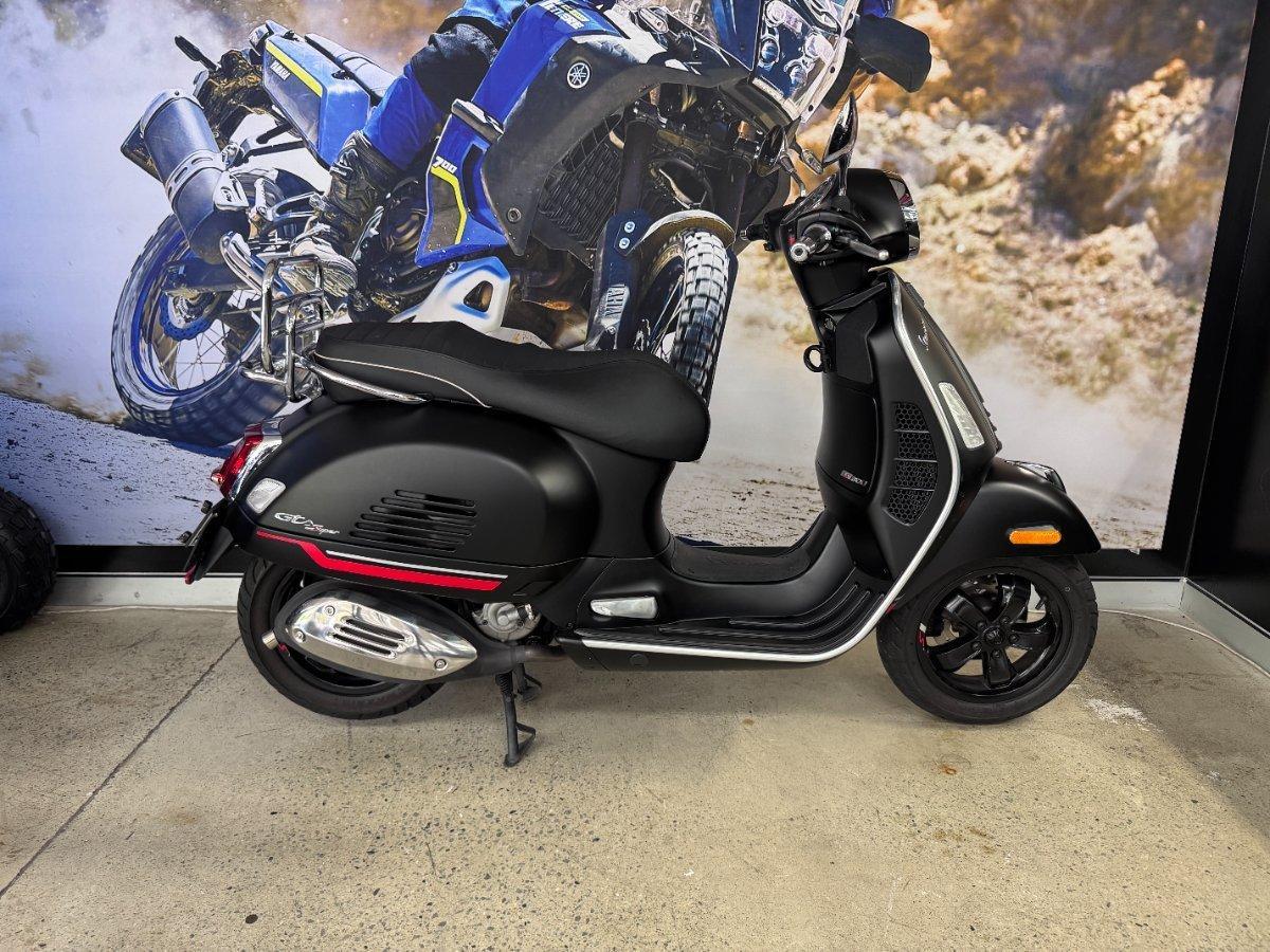 2021 VESPA GTS 300 SUPER SPORT HPE SCOOTER