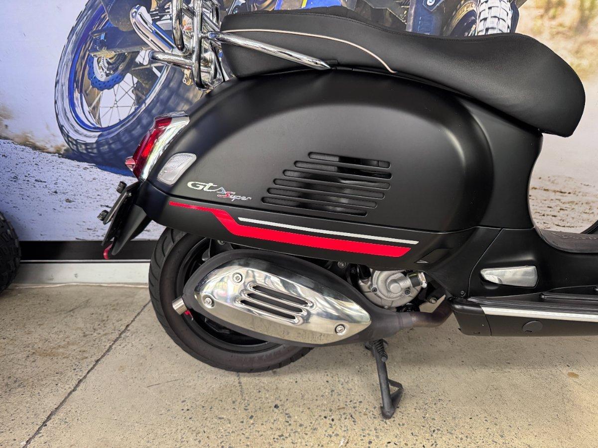 2021 VESPA GTS 300 SUPER SPORT HPE SCOOTER
