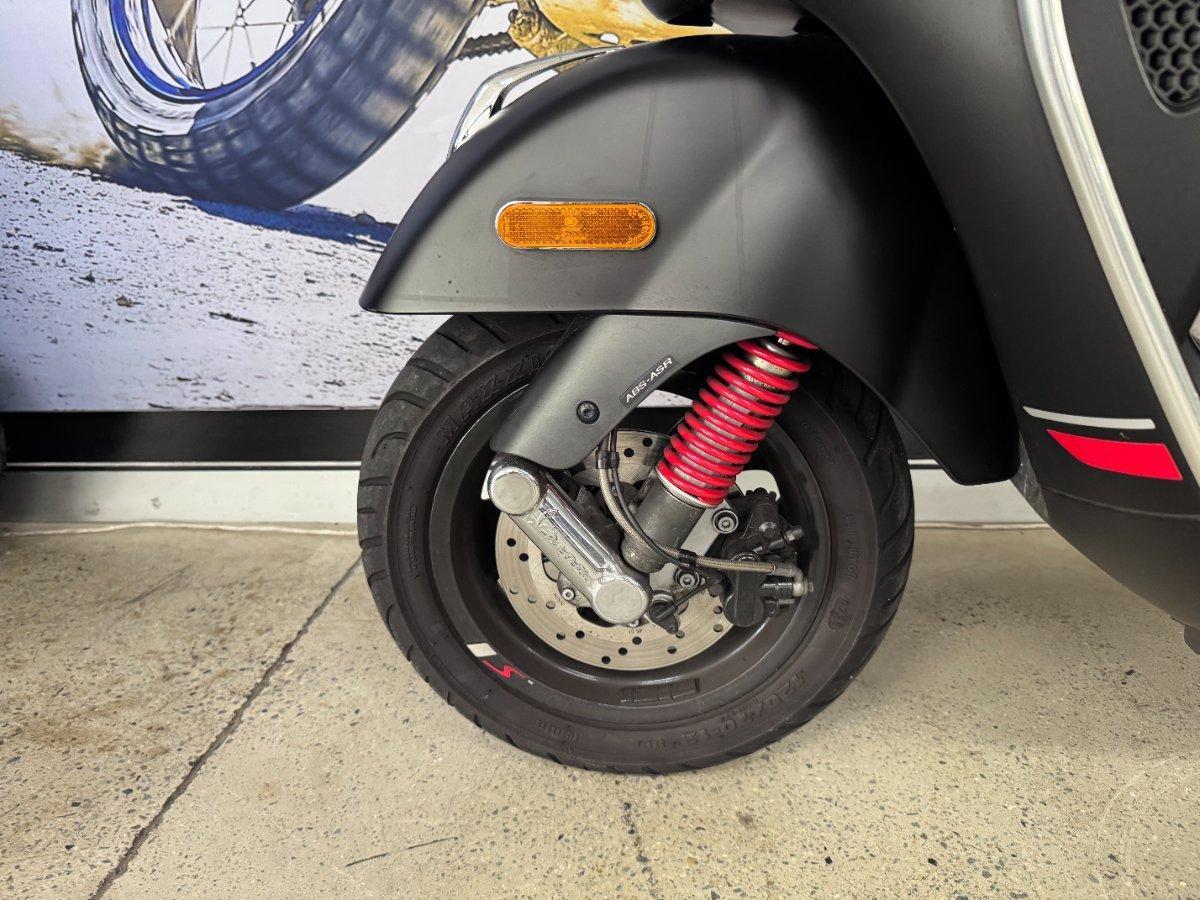 2021 VESPA GTS 300 SUPER SPORT HPE SCOOTER