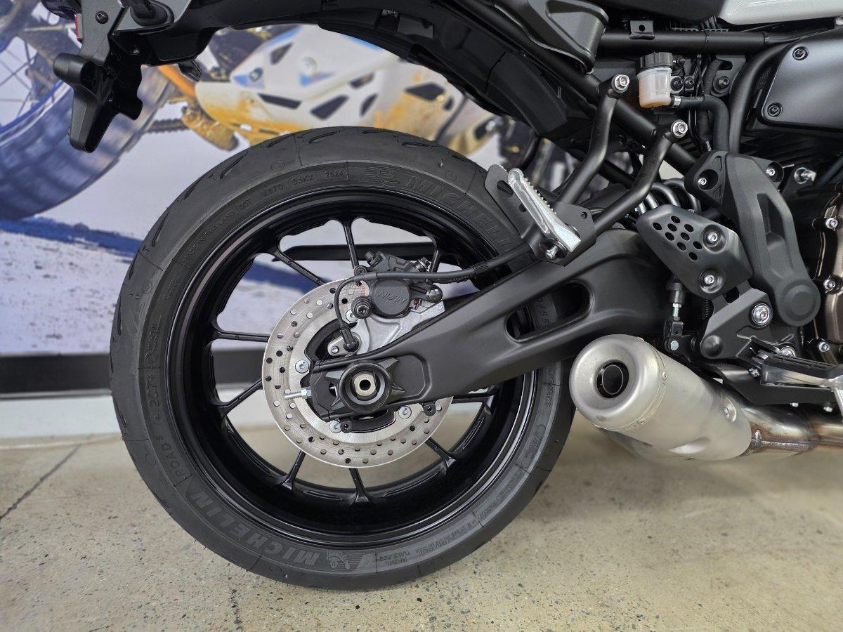 2025 YAMAHA XSR700 ROAD