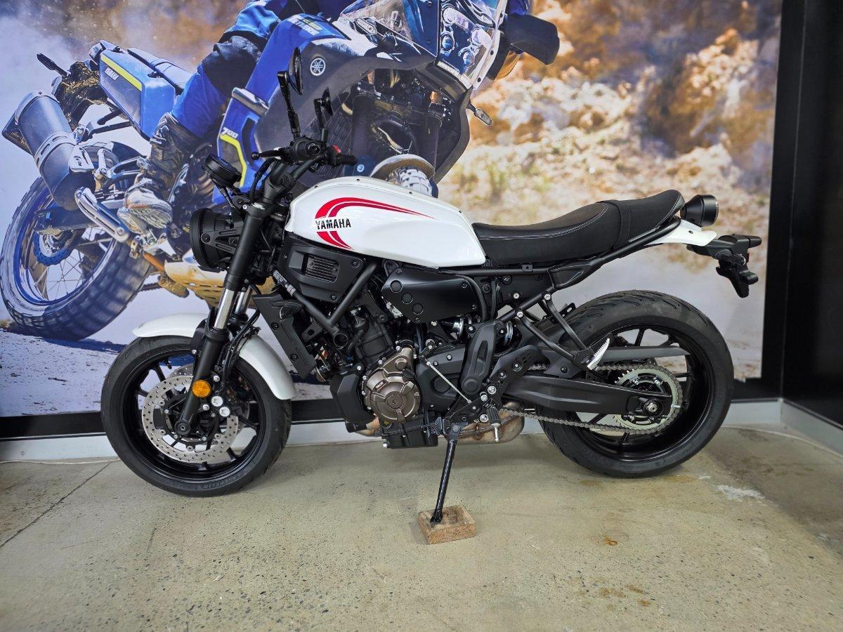 2025 YAMAHA XSR700 ROAD