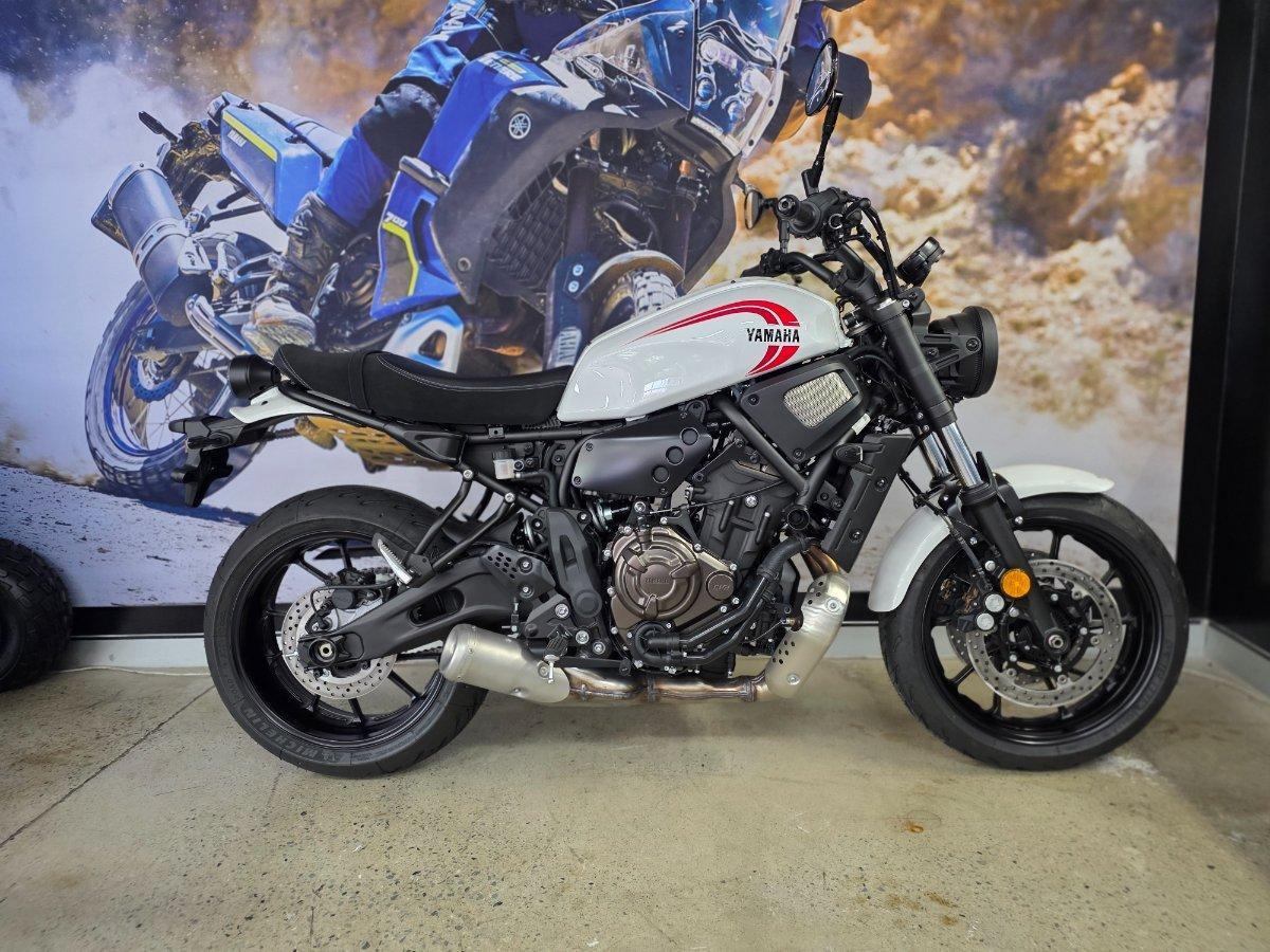 2025 YAMAHA XSR700 ROAD