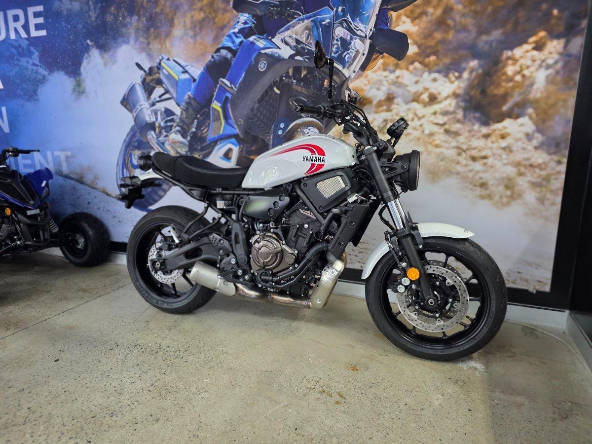2025 YAMAHA XSR700 ROAD