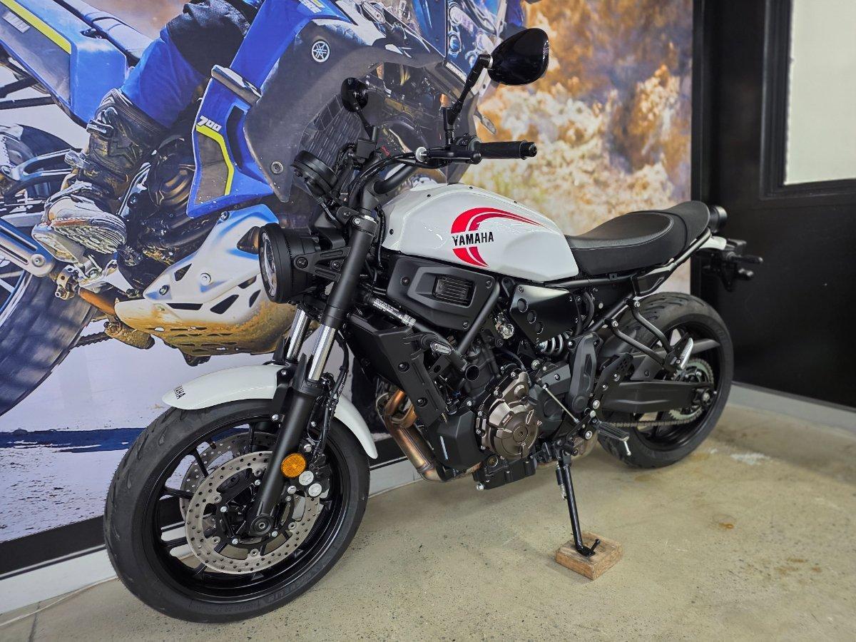 2025 YAMAHA XSR700 ROAD