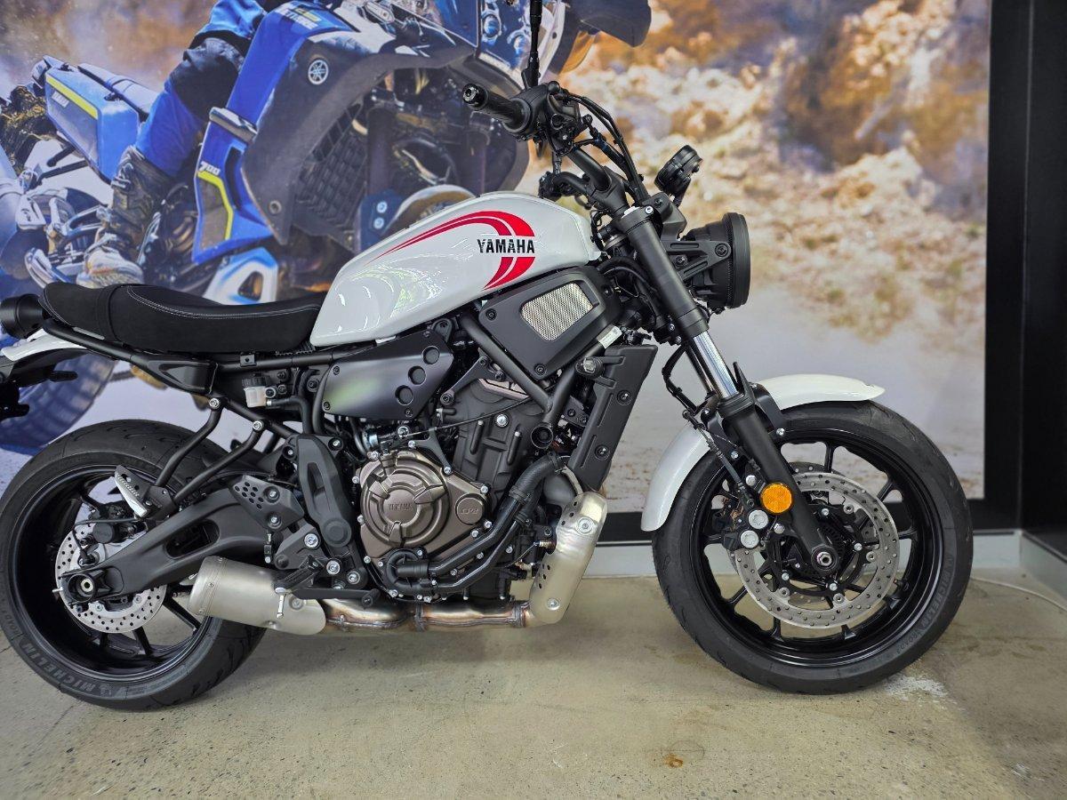 2025 YAMAHA XSR700 ROAD