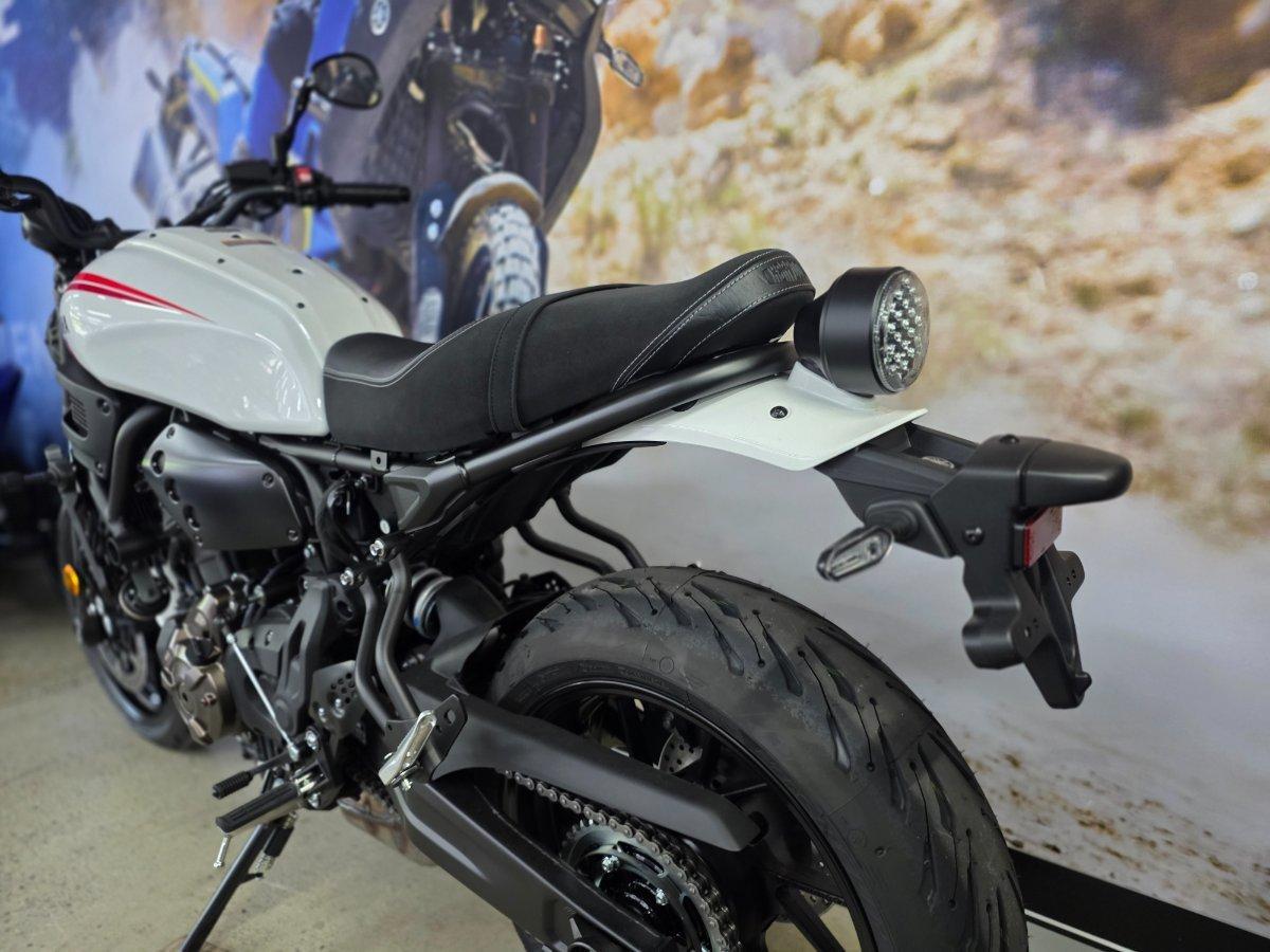 2025 YAMAHA XSR700 ROAD