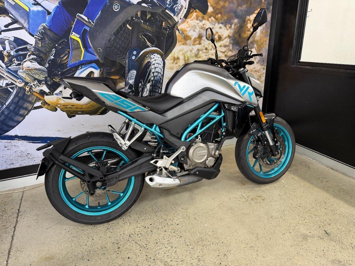 2021 CF MOTO 250 NK ROAD